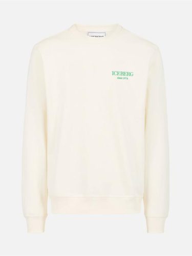 Sweater_Iceberg_Room_4